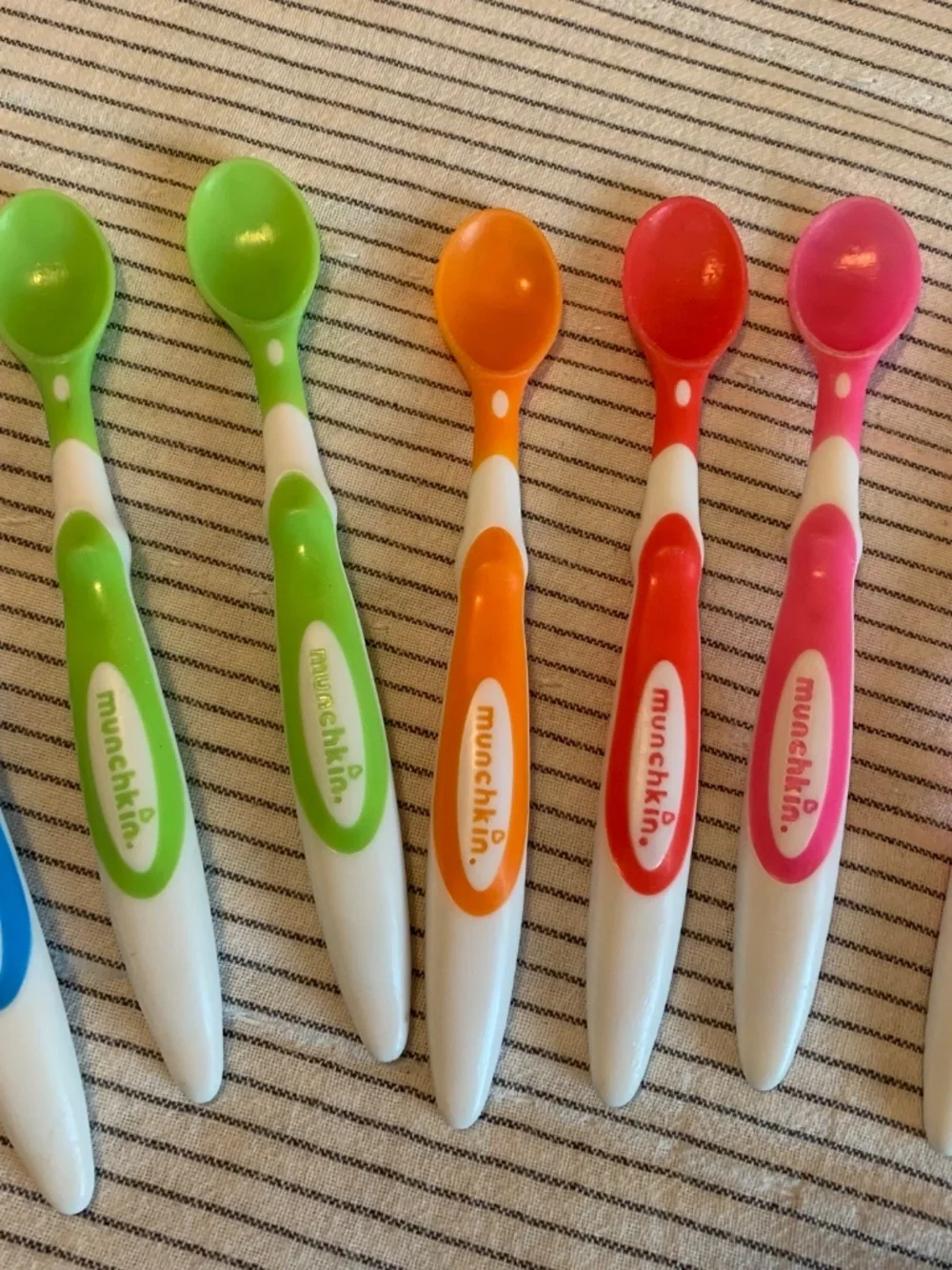 7 Munchkin Soft-Tip Infant Plastic Colored Spoons
